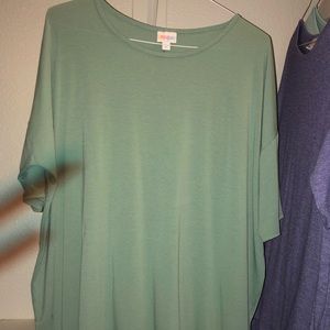 XL LuLaRoe top